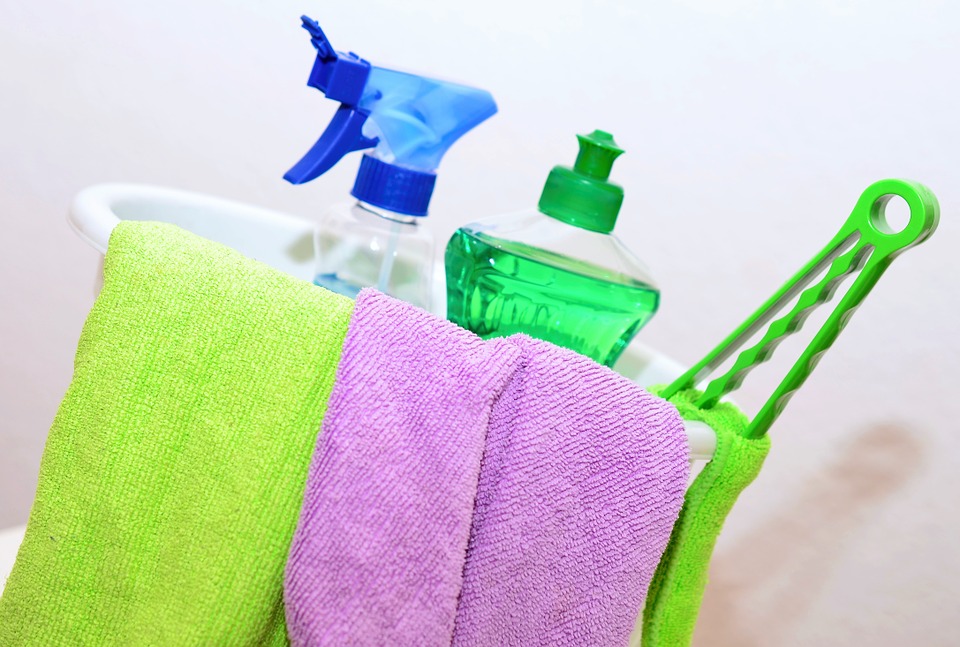 cleaning equipement to help you clean your mattress